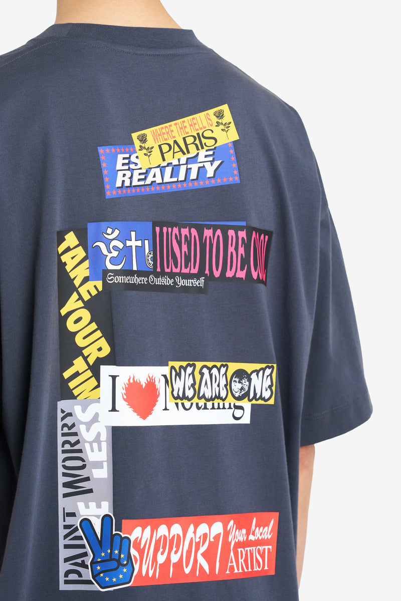 ETUDES STUDIO RELAX TEE SHIRT STICKERS DK GREY 4 ETUDES STUDIO RELAX TEE SHIRT STICKERS DK GREY 4